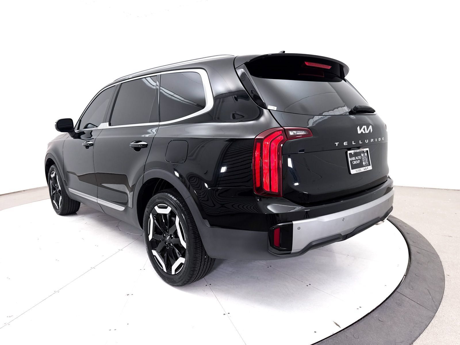 Certified 2024 Kia Telluride S w/ S Sunroof Package FWD image 18