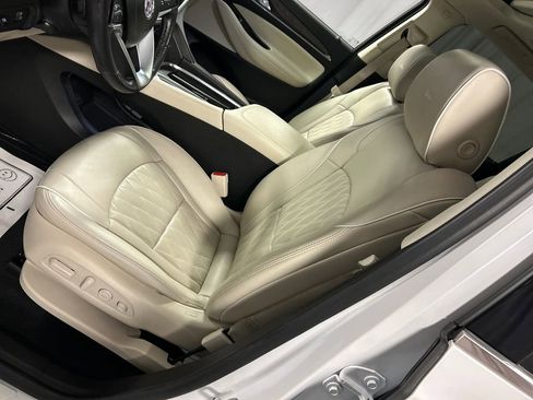 Used 2023 Buick Enclave Avenir w/ Avenir Technology Package AWD/4WD image 12
