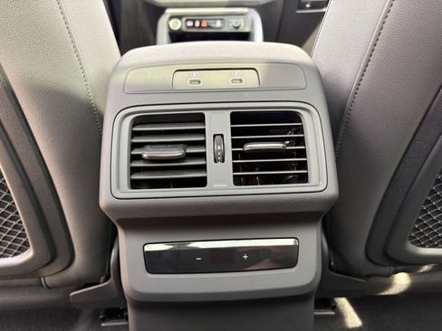 Used 2025 Audi Q5 Premium Plus w/ Premium Plus AWD/4WD image 23