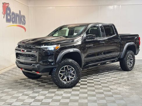 New 2026 Chevrolet Colorado ZR2 w/ Technology Package AWD/4WD image 2
