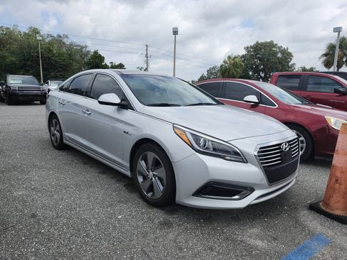 Used 2016 Hyundai Sonata Limited w/ Option Group 02 FWD image 7