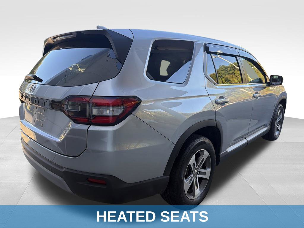 Used 2025 Honda Pilot EX-L image 16