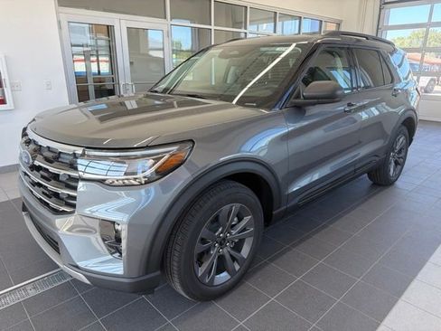 New 2026 Ford Explorer Active w/ Active Comfort Package AWD/4WD image 3