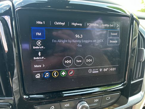 Used 2022 Chevrolet Traverse LT FWD image 25