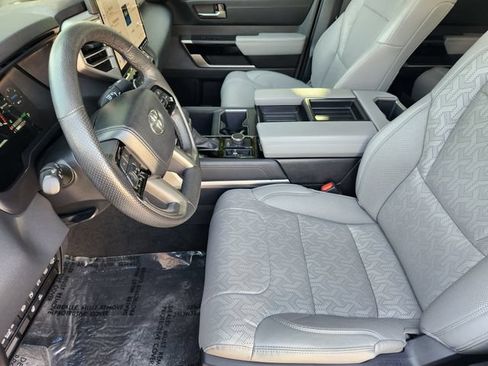 Used 2024 Toyota Tundra Limited AWD/4WD image 4