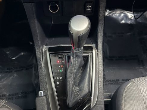Used 2015 Toyota Corolla LE image 33