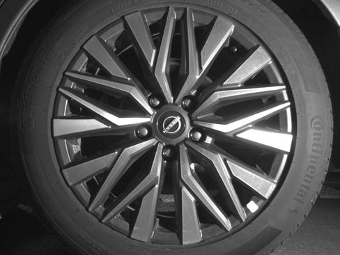 Used 2025 Nissan Altima 2.5 SV FWD image 17
