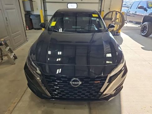 Used 2023 Nissan Altima 2.5 SR image 2