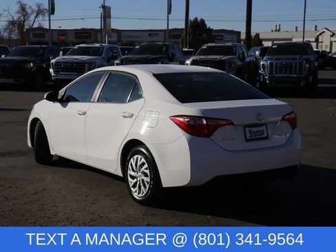 Used 2018 Toyota Corolla LE image 4