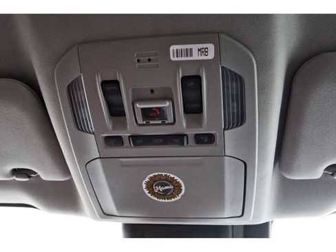 Used 2021 Toyota Highlander Limited FWD image 24