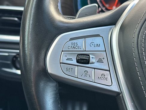 Used 2022 BMW 740i w/ Premium Package RWD image 27