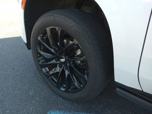 Used 2022 Cadillac Escalade ESV Sport Platinum w/ LPO, ONYX Package image 5