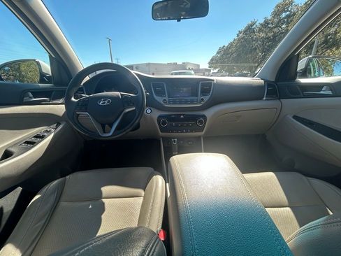 Used 2017 Hyundai Tucson Sport image 10