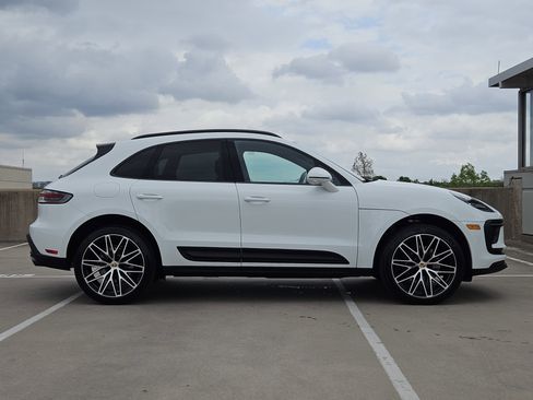 Certified 2026 Porsche Macan image 9