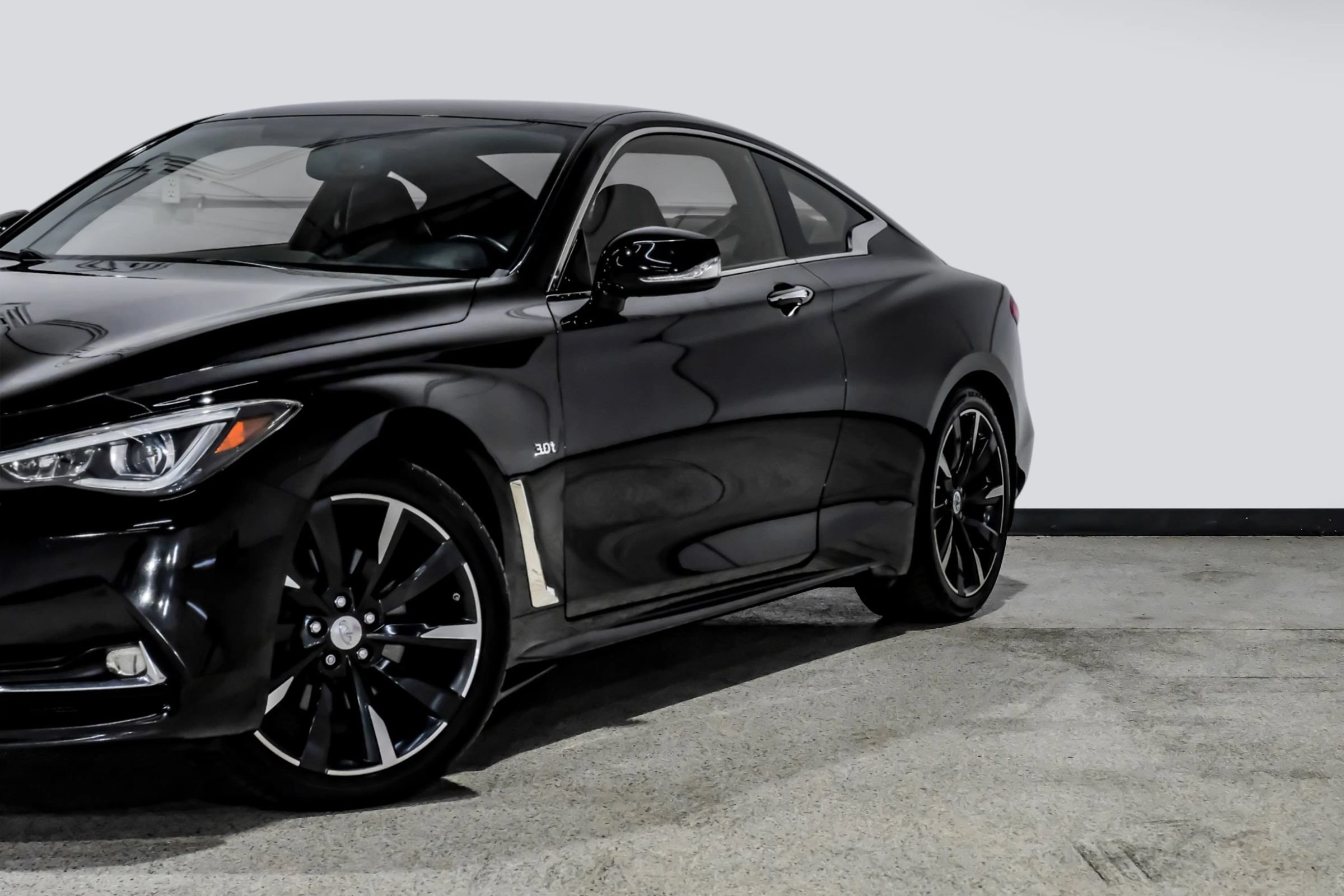 Used 2017 INFINITI Q60 3.0t w/ Premium Plus Package 3.0T AWD/4WD image 13
