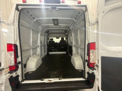 Used 2024 RAM ProMaster 2500 w/ Quick Order Package 22G SLT FWD image 13