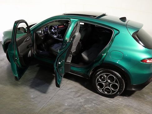 Used 2024 Alfa Romeo Tonale Ti image 5