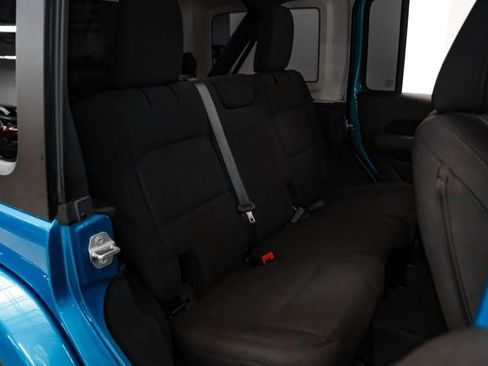 Used 2020 Jeep Wrangler Unlimited Sahara AWD/4WD image 34