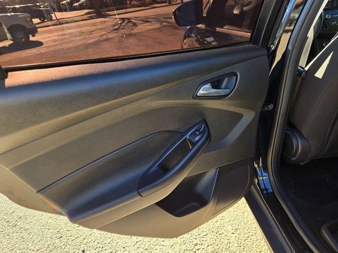 Used 2016 Ford Focus SE image 18