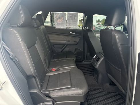 Used 2023 Volkswagen Atlas Cross Sport SE AWD/4WD image 10