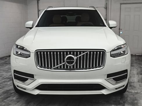 Used 2025 Volvo XC90 B5 Ultra w/ Protection Package Premier AWD/4WD image 2