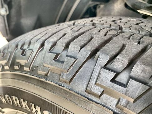 Used 2019 Toyota Tacoma TRD Sport AWD/4WD image 42