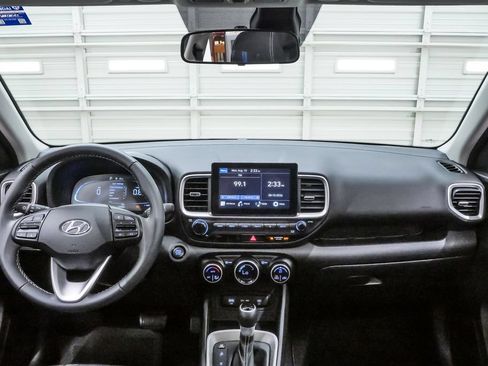 Certified 2024 Hyundai Venue SEL FWD image 16