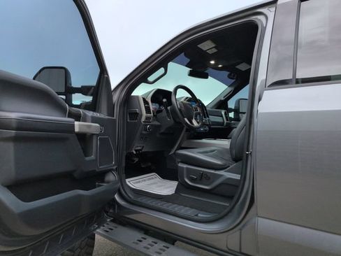 Used 2022 Ford F250 Lariat w/ Tremor Off-Road Package AWD/4WD image 9