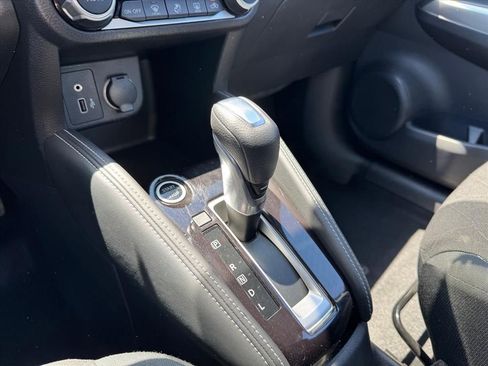 Certified 2020 Nissan Kicks SV FWD image 19
