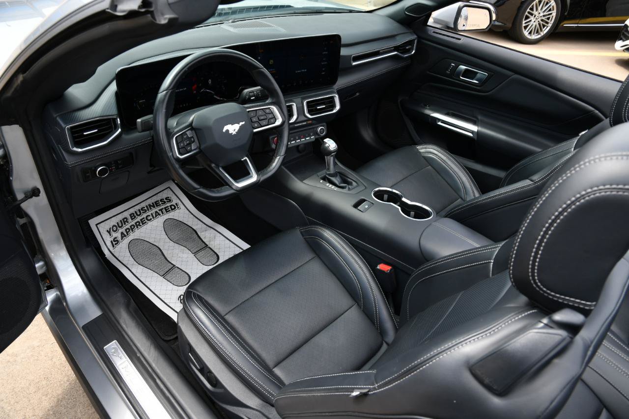 Used 2025 Ford Mustang Premium RWD image 23