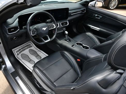 Used 2025 Ford Mustang Premium RWD image 23