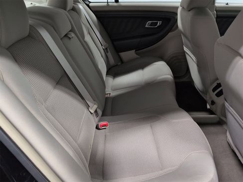 Used 2010 Ford Taurus SEL image 21