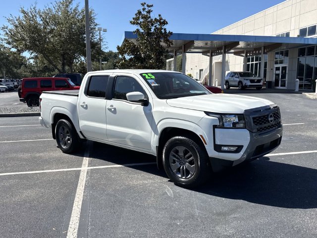 Used 2025 Nissan Frontier SV w/ SV Convenience Package RWD image 2