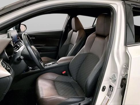 Used 2019 Toyota C-HR Limited FWD image 24