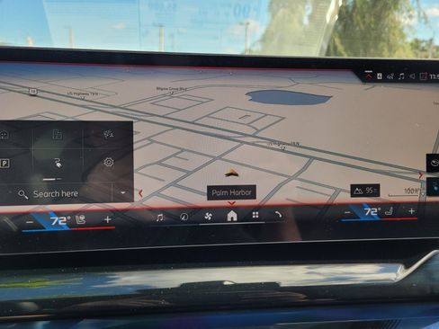 Used 2025 BMW i5 M60 w/ Premium Package image 22