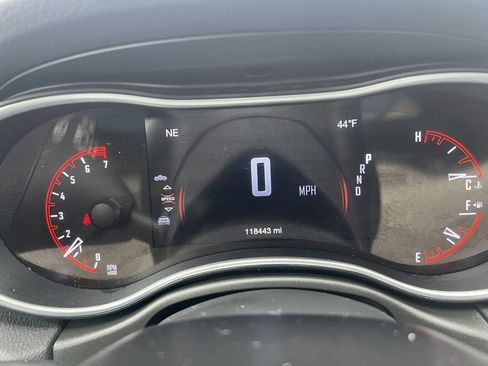 Used 2020 Dodge Durango SXT image 3