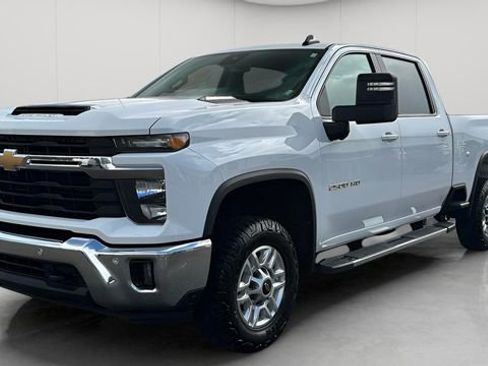 Used 2025 Chevrolet Silverado 2500 LT w/ Safety Package AWD/4WD image 10