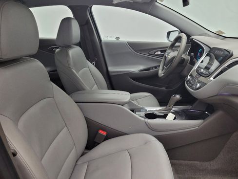 Used 2018 Chevrolet Malibu LT w/ Leather Package FWD image 21