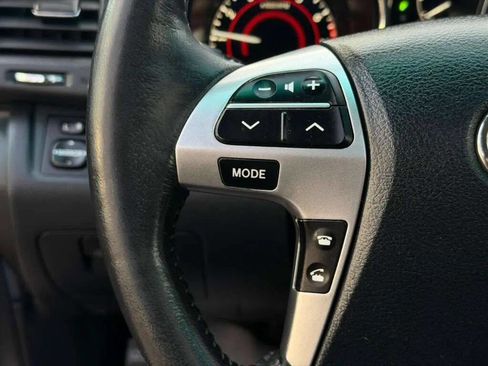 Used 2012 Toyota Highlander Limited image 15