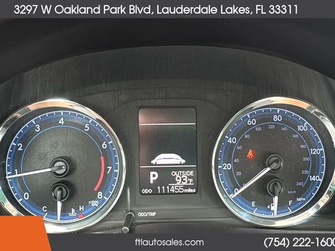 Used 2018 Toyota Corolla LE FWD image 43