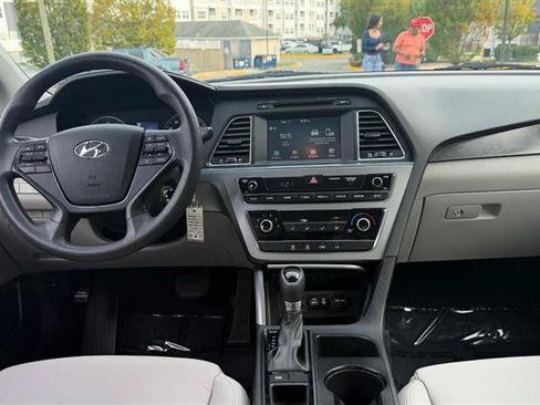 Used 2016 Hyundai Sonata Sport FWD image 18