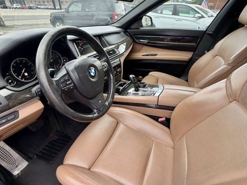 Used 2015 BMW 750Li xDrive AWD/4WD image 21