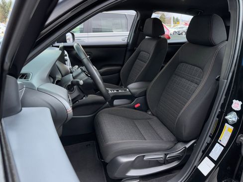 Used 2025 Honda HR-V Sport image 12