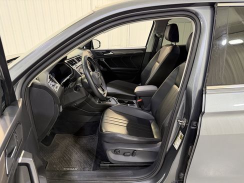 Used 2022 Volkswagen Tiguan SE image 10