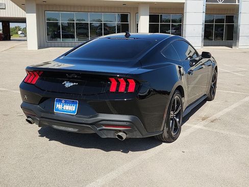Used 2025 Ford Mustang Premium RWD image 4