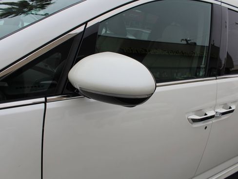 Used 2015 Honda Odyssey Touring Elite image 12