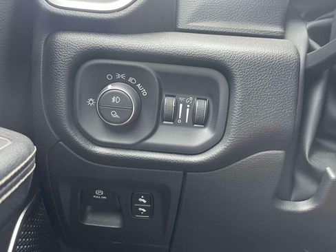 Used 2023 RAM 1500 Laramie AWD/4WD image 22