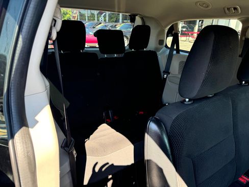 Used 2019 Dodge Grand Caravan SE image 11