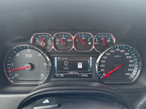 Used 2019 Chevrolet Suburban LT RWD image 22