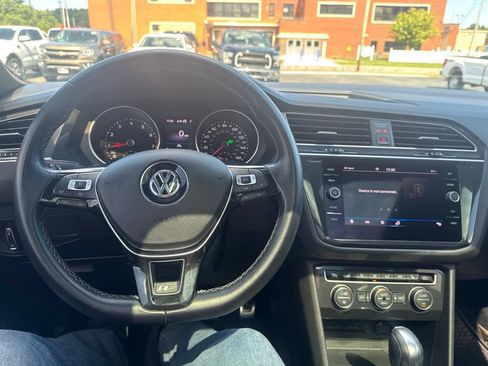 Used 2021 Volkswagen Tiguan SE R-Line AWD/4WD image 19